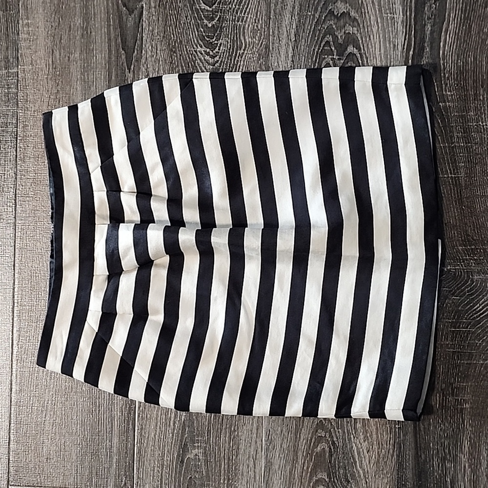 🦩 Banana Republic striped Pencil Skirt 🦩